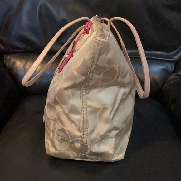 SOLD🔥🔥🔥Coach Signature Nylon Tote Bag - Picture 8 of 16